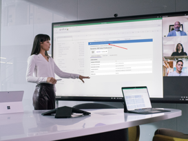 End Of CSP Legay Header Teams Meeting mit Surfacehub der eine Statistik überträgt