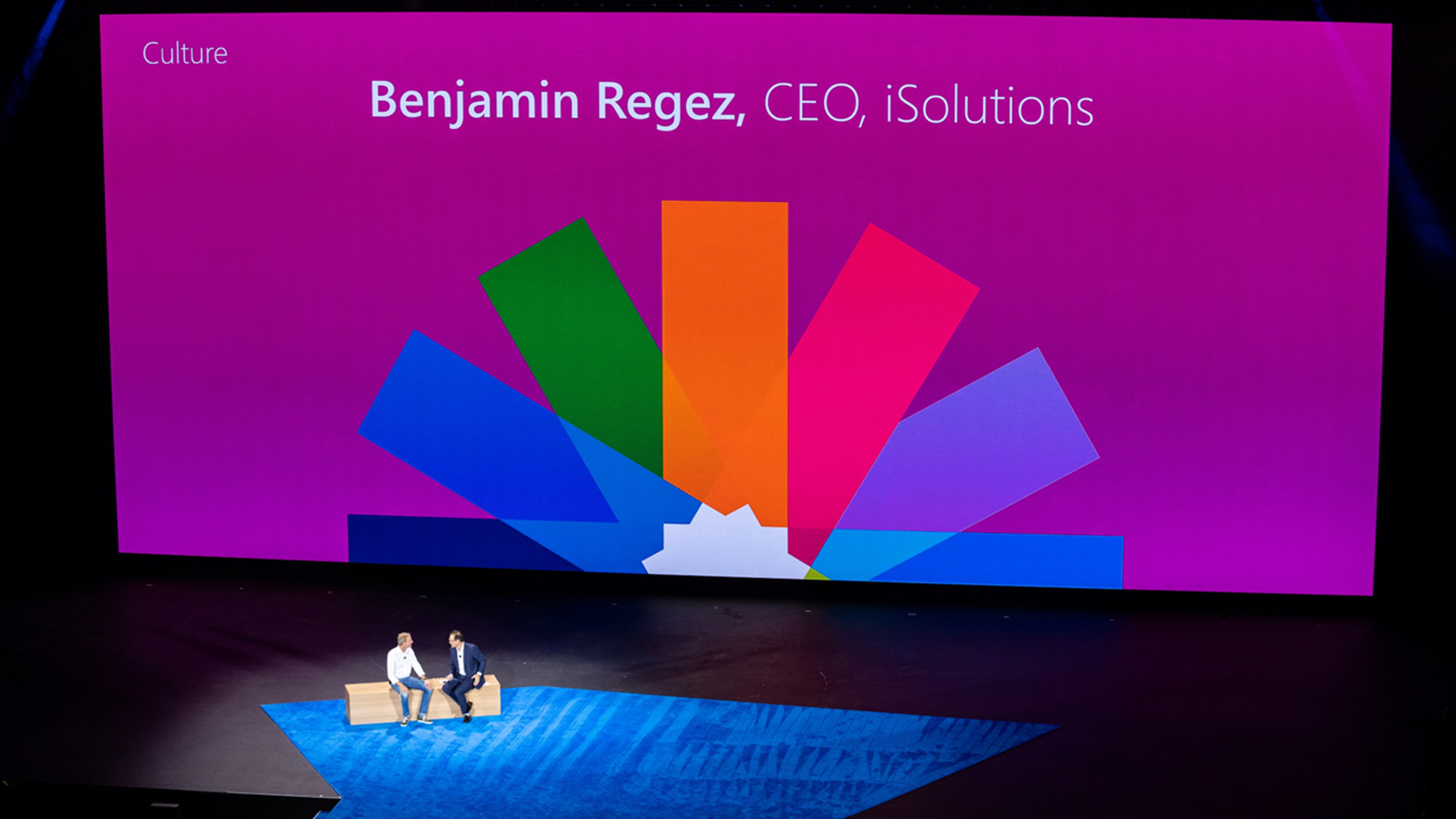 Benjamin Regez im Interview auf der Bühne