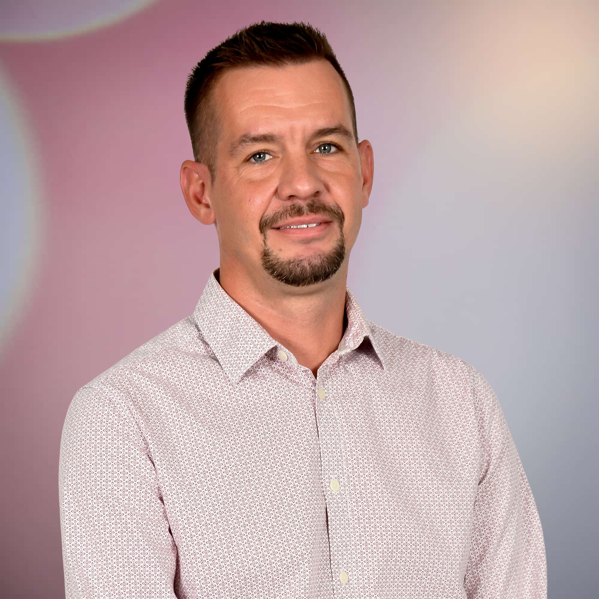 Robert Drescher Quadrat 2000X2000px