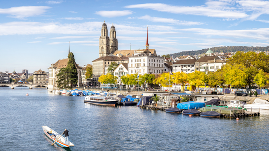 Ansicht von Zürich mit dem Fluss Limmat und der Altstadt