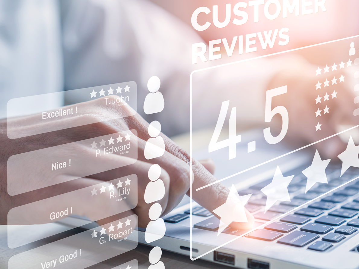 Customer Experience Management Auswertung am Laptop mit Ranking
