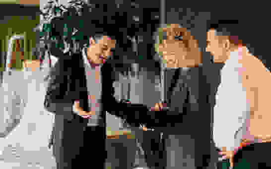 Digital Sales - Advantage Digital Sales Team im Gang am Vorteile von Digitalisierung besprechen