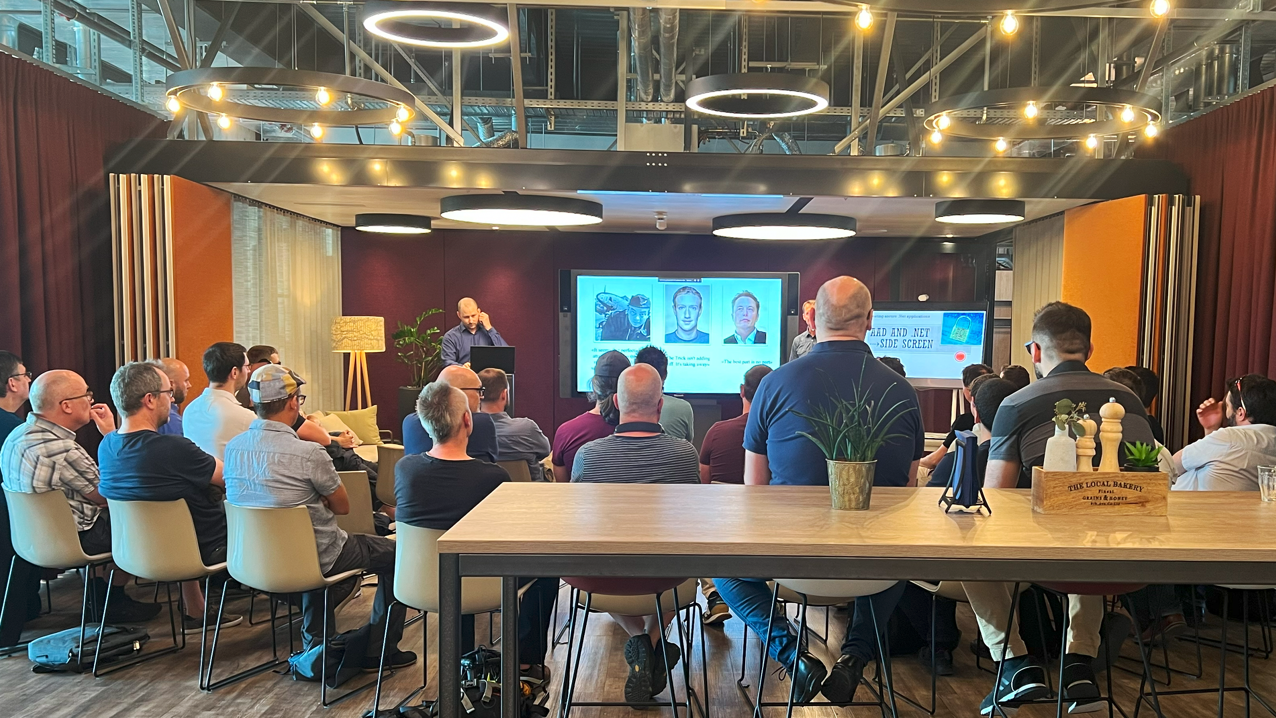 Keynote beim Application Security .NET Event mit allen Teilnehmenden von hinten