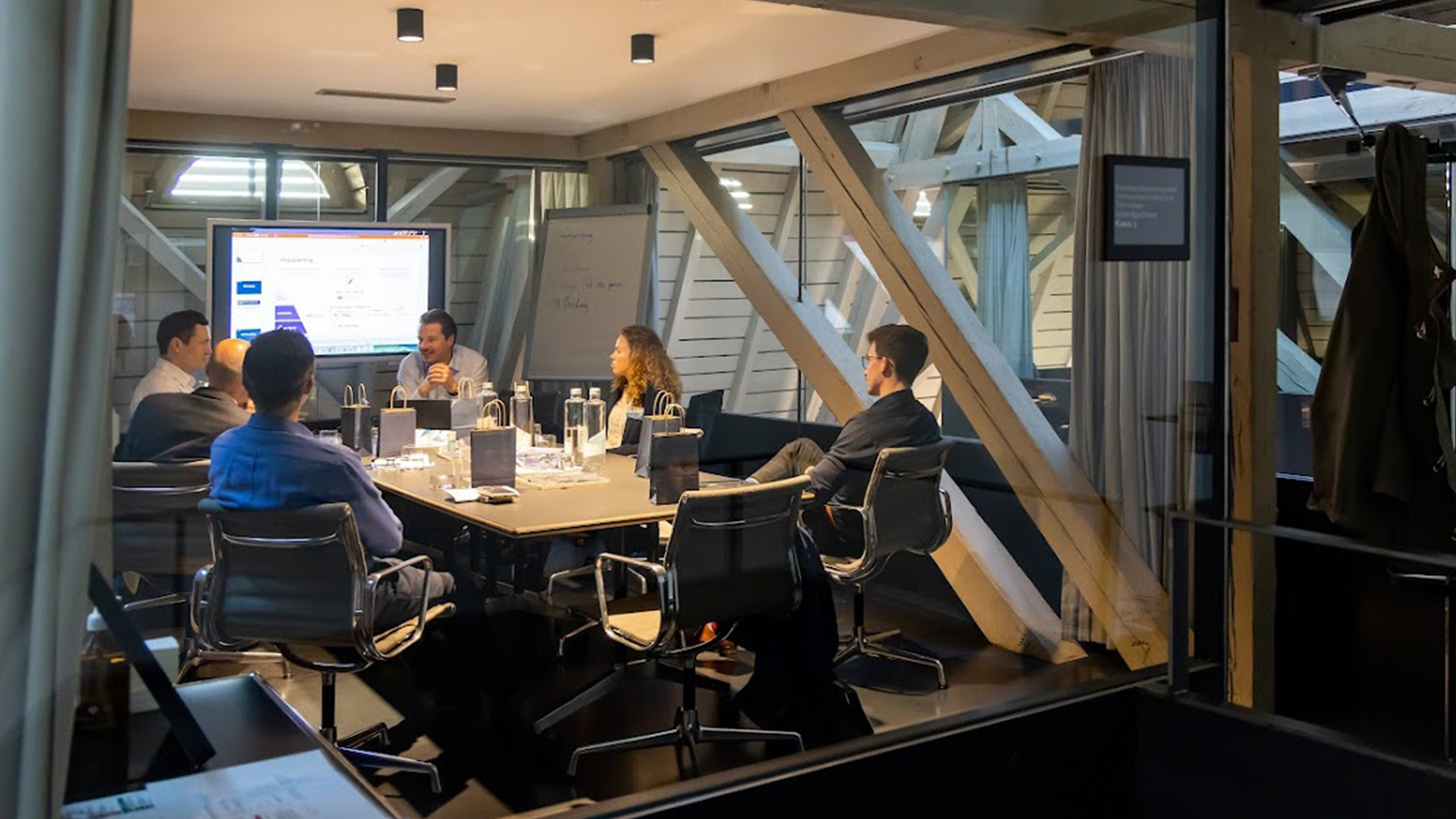 CNO Panel Academy Session in Sitzungszimmer