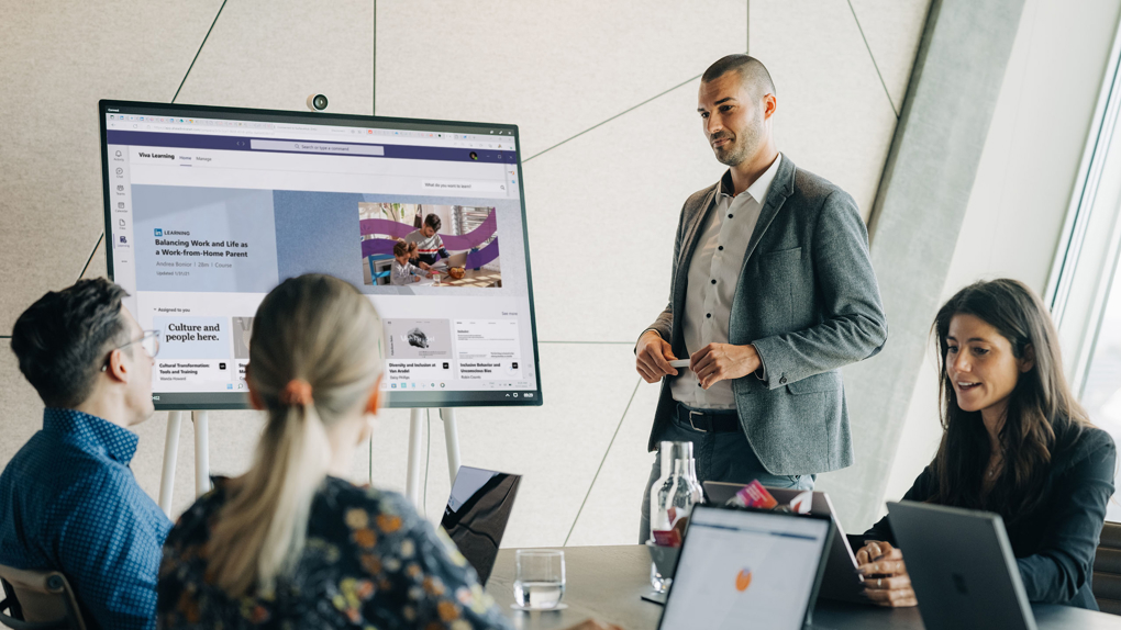 Change Management - Viva Learning