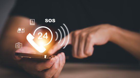 Microsoft Teams Emergency Call Mobiltelefon in Hand aus dem grafisch 24h Service erscheint